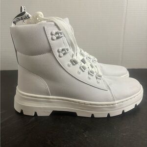 Dr Martens Combs all white lace up platform casual combat boots women’s 10 NEW